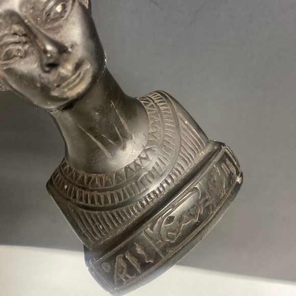 Nefertiti Bastet Goddesses Carved Stone Bust Sculptures Egyptian Head Set of Two - Picture 11 of 15